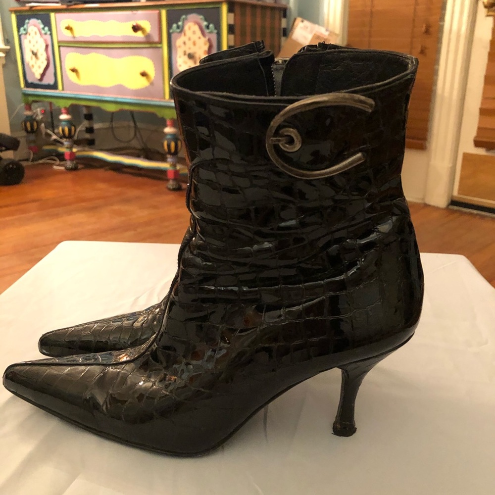Brand new Stuart Weitzman boots